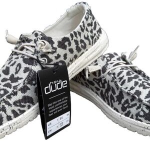 Hey Dude Wendy Women’s Slip-on Shoes Size 7 Color Woven Cheetah Grey